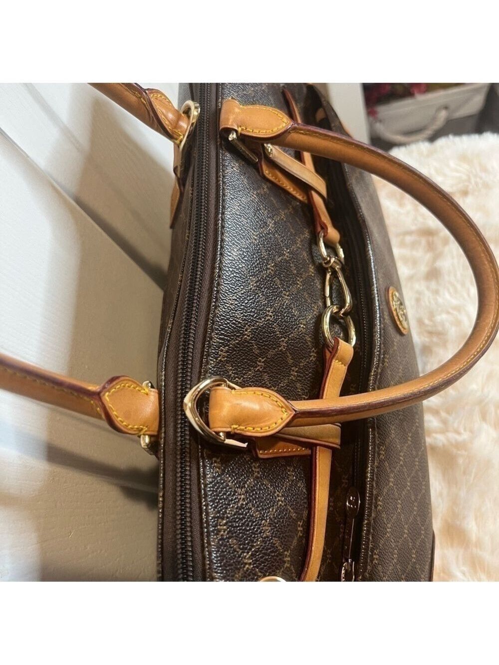 RIONI ITALIA PRINCESS SATCHEL. 14” x 5.3” x 9”. - Picture 6 of 15